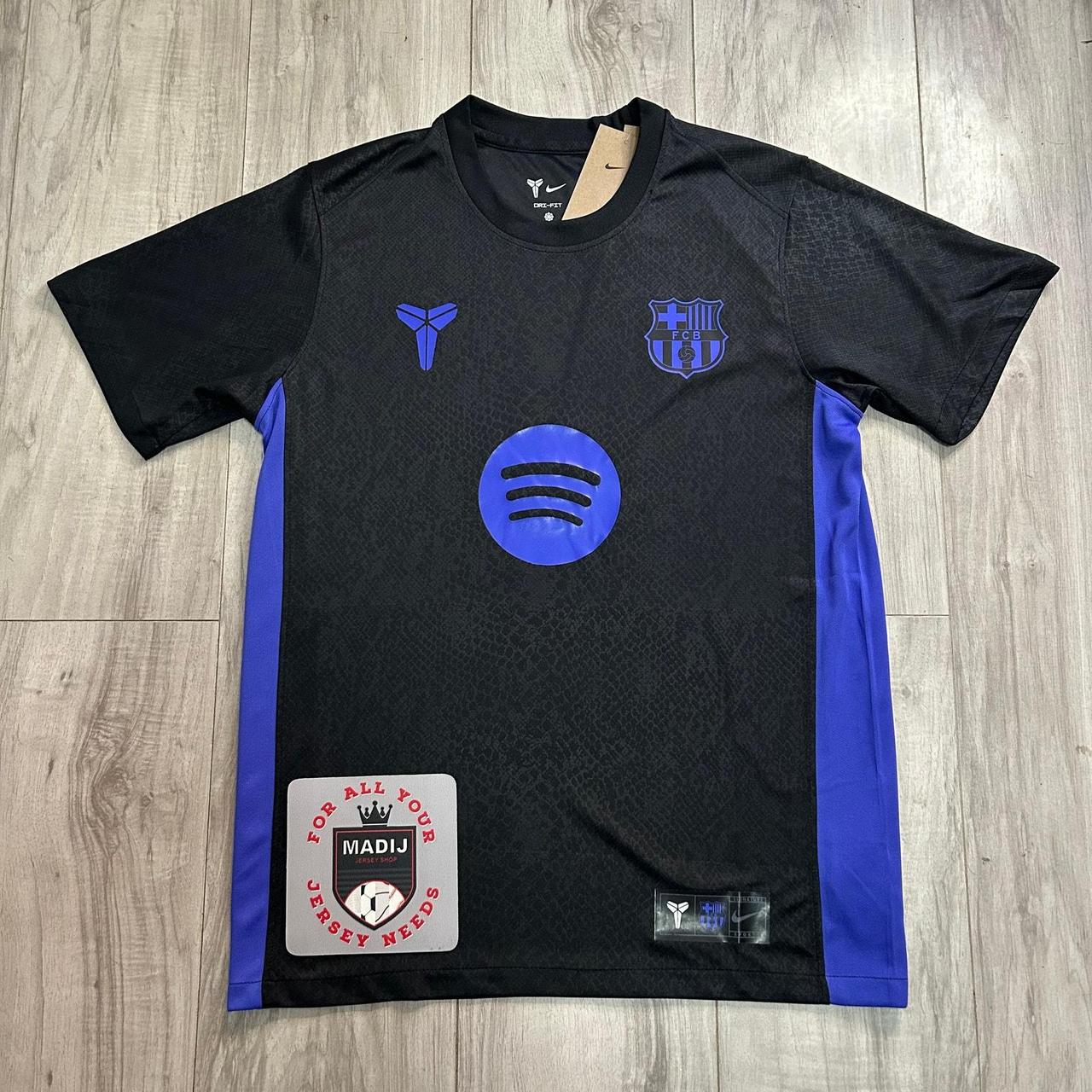 P0 Nike Men's Black and Purple Shirt - Image 1