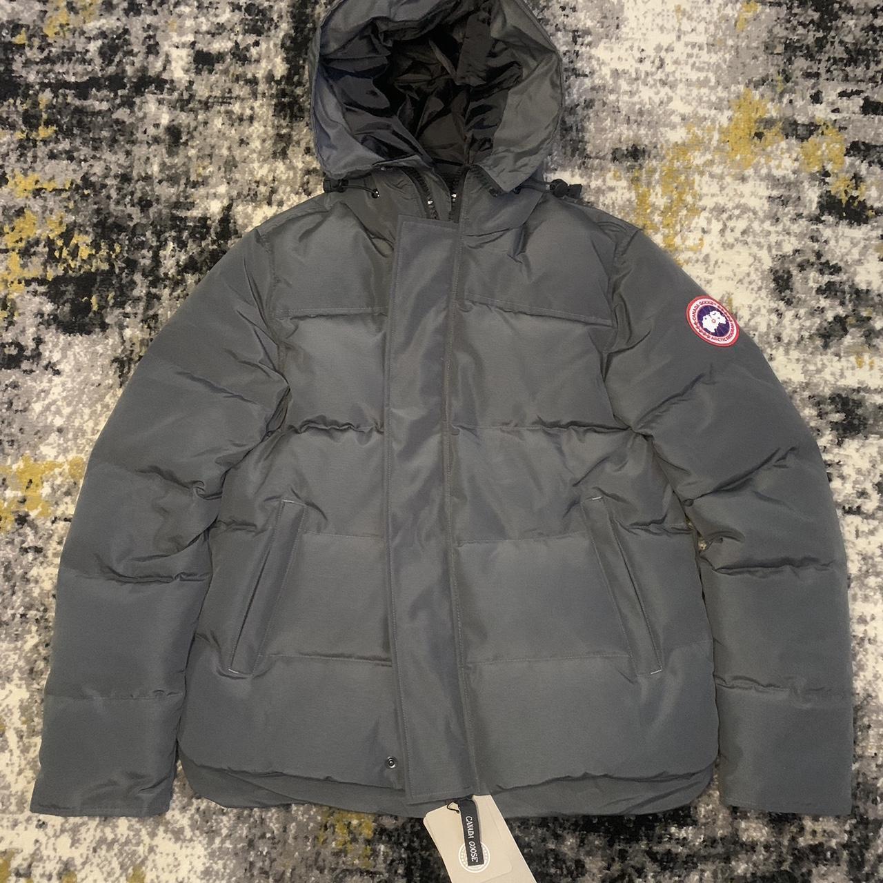 P0 Canada Goose Men's Grey and Black Coat - Image 1
