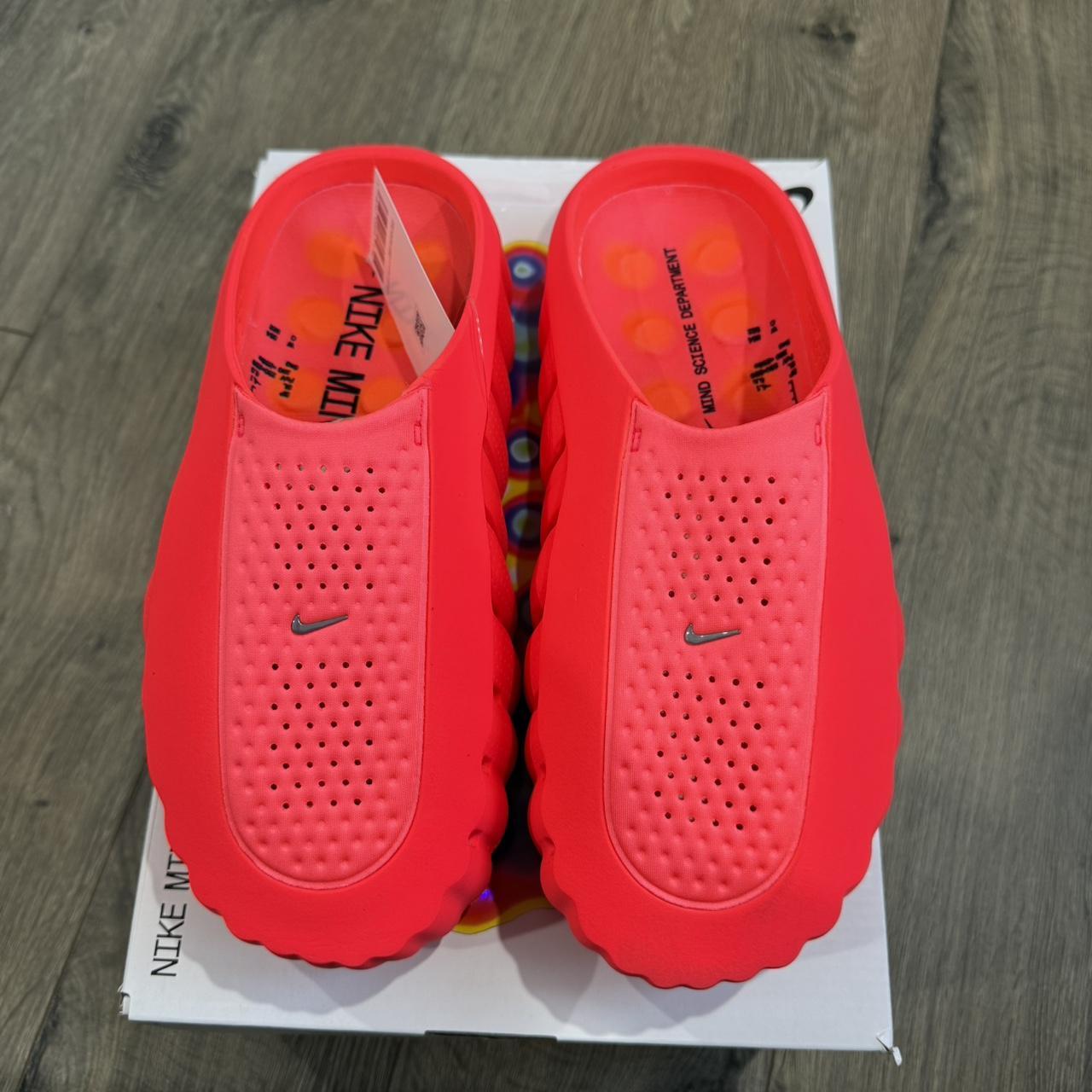 P0 Nike Women's Red and Pink Trainers - Image 1
