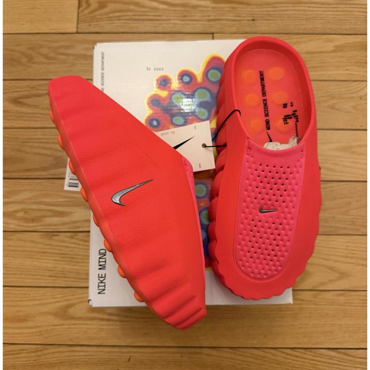 P0 Nike Men's Red Footwear - Image 1
