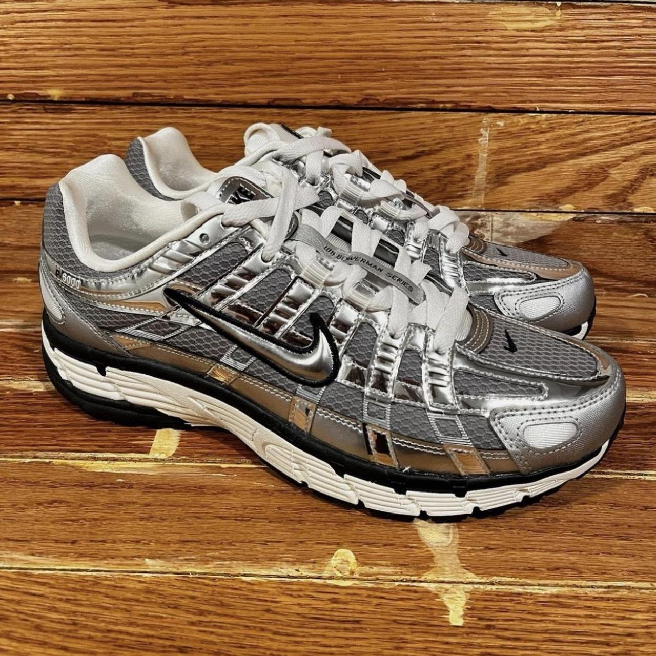 P0 Nike Men's Grey and Silver Trainers - Image 1